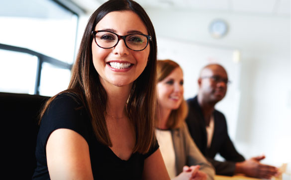 Woman wearing Nova Easy lenses