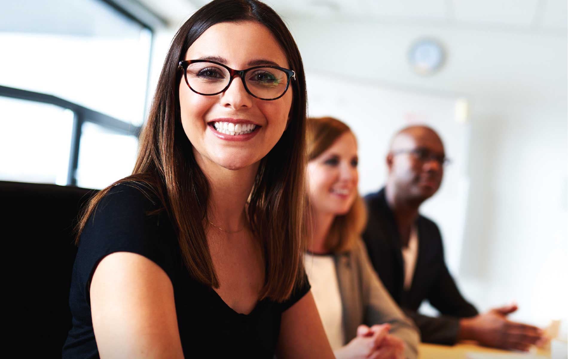 Woman wearing Nova Easy lenses