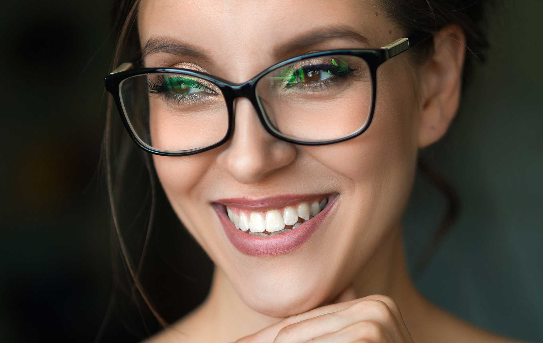 Woman wearing Satin Plus UV lenses